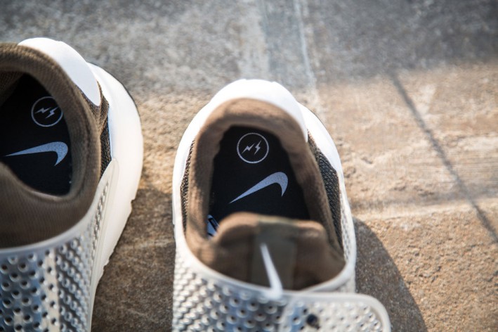 fragment-design-nike-sock-dart-a-closer-look-10-960x640