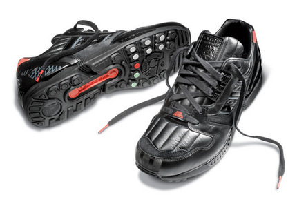 adidas-darth-vader-3-G13298-1.jpg